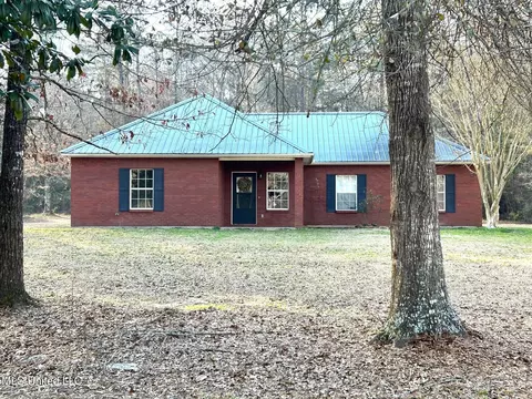 1025 Clover Ln, Mccomb, MS 39648