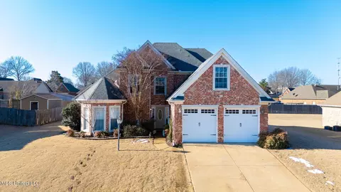 69 Lake Pointe Dr, Hernando, MS 38632