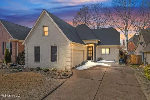 Exterior - 6705 Player Dr, Olive Branch, MS 38654 photo 2 of 10