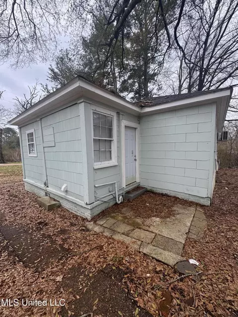 Exterior - 1857 Westover St, Jackson, MS 39209 photo 3 of 3