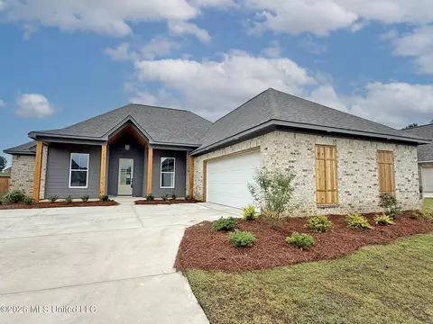 322 Tremont Dr, Florence, MS 39073