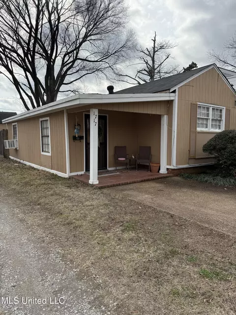 1717 Riverside Ave, Clarksdale, MS 38614