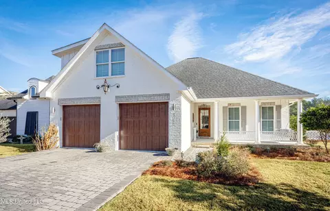 4205 Cobblestone Ln, Gautier, MS 39553