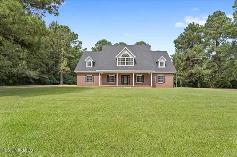 535 Graves Rd, Ellisville, MS 39437