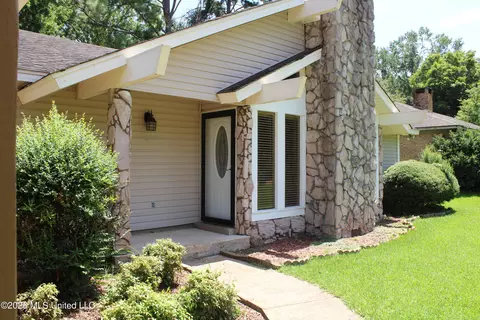 Exterior - 649 Old Hickory Rd, Grenada, MS 38901 photo 2 of 5
