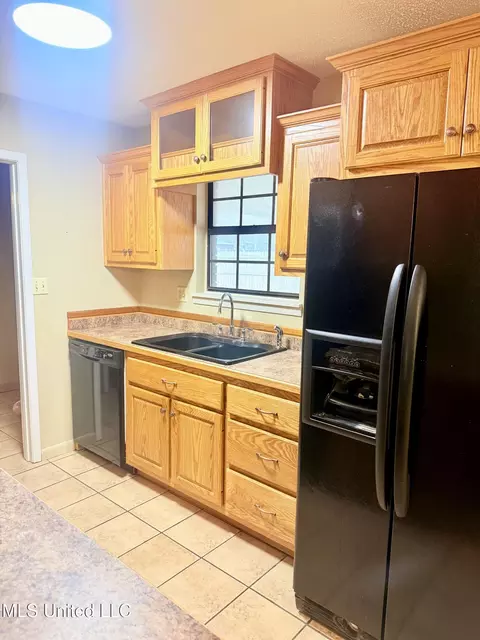 Kitchen - 649 Old Hickory Rd, Grenada, MS 38901 photo 1 of 3