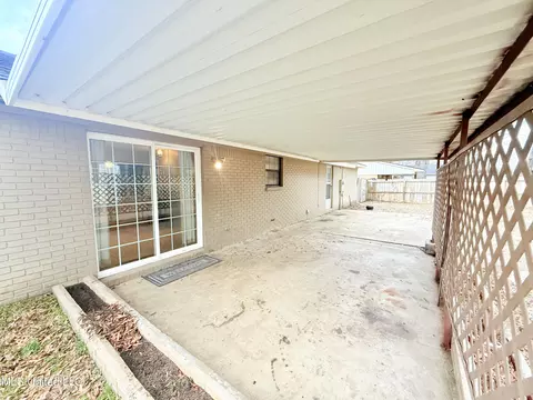 Exterior - 649 Old Hickory Rd, Grenada, MS 38901 photo 4 of 5