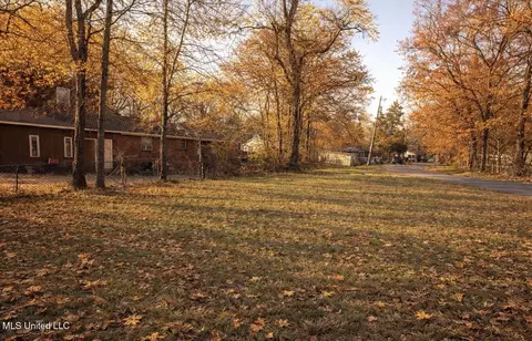 104 Short Dawson St, Clinton, MS 39056