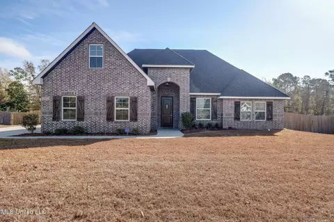 6012 Olde Magnolia Dr, Ocean Springs, MS 39564