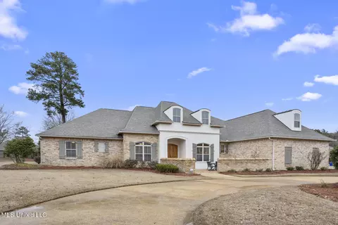 261 Lake Cir, Madison, MS 39110