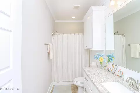 Bath - 405 Elen Ct, Brandon, MS 39042 photo 7 of 10