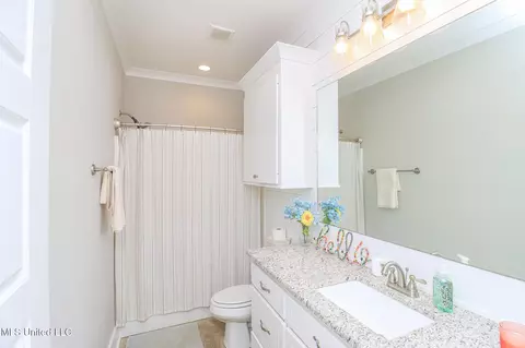 Bath - 405 Elen Ct, Brandon, MS 39042 photo 8 of 10