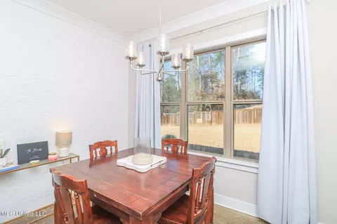 Dining - 405 Elen Ct, Brandon, MS 39042 photo 2 of 3