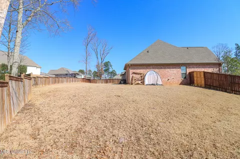 Exterior - 405 Elen Ct, Brandon, MS 39042 photo 4 of 6
