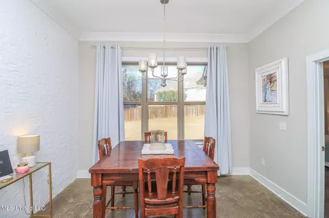 Dining - 405 Elen Ct, Brandon, MS 39042 photo 3 of 3
