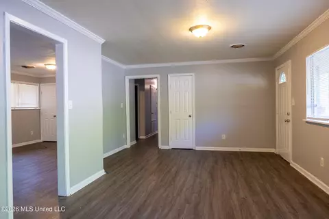 Living - 5804 Sedgwick Dr, Jackson, MS 39211 photo 2 of 4