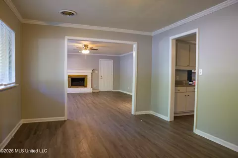 Living - 5804 Sedgwick Dr, Jackson, MS 39211 photo 1 of 4