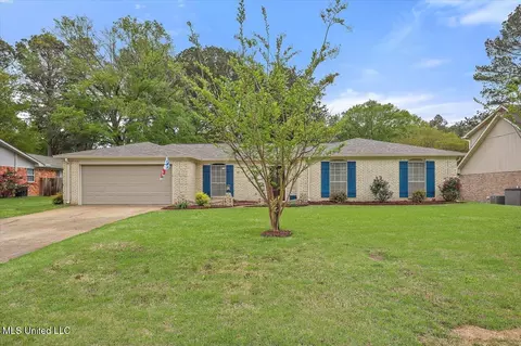 1421 Huntcliff Way, Clinton, MS 39056