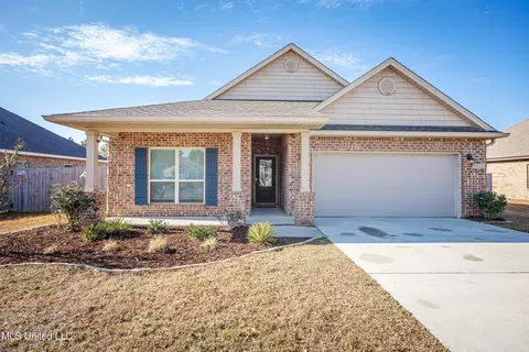 6825 Sweetclover Dr, Ocean Springs, MS 39564