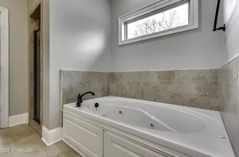 Bath - 158 Hampton Hills Blvd, Canton, MS 39046 photo 4 of 5