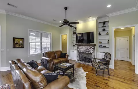 Living - 158 Hampton Hills Blvd, Canton, MS 39046 photo 7 of 7