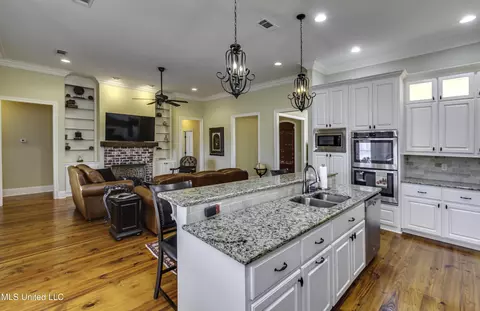 Kitchen - 158 Hampton Hills Blvd, Canton, MS 39046 photo 4 of 7