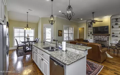 Kitchen - 158 Hampton Hills Blvd, Canton, MS 39046 photo 3 of 7