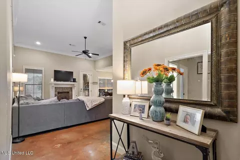 Entry Way - 304 Ridge Pointe Dr, Brandon, MS 39042 photo 3 of 4