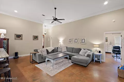 Living - 304 Ridge Pointe Dr, Brandon, MS 39042 photo 1 of 1