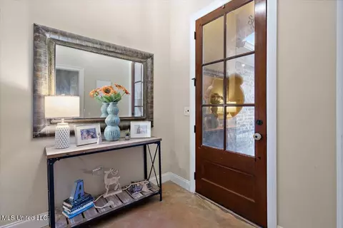 Entry Way - 304 Ridge Pointe Dr, Brandon, MS 39042 photo 2 of 4