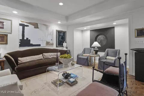 Living - 2467 E Northside Dr, Jackson, MS 39211 photo 1 of 4