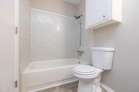 Bath - 126 Pine Cv, Jackson, MS 39212 photo 2 of 4