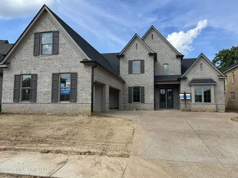 8054 Old Addison Dr, Olive Branch, MS 38654