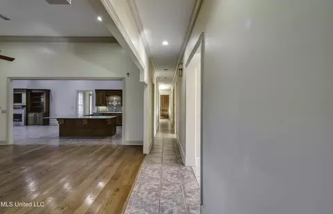 Entry Way - 702 Tanglewood Dr, Madison, MS 39110 photo 8 of 10