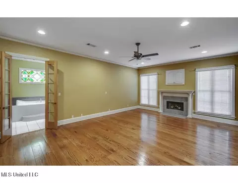 Living - 702 Tanglewood Dr, Madison, MS 39110 photo 14 of 14