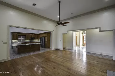 Living - 702 Tanglewood Dr, Madison, MS 39110 photo 5 of 14