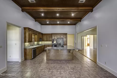 Kitchen - 702 Tanglewood Dr, Madison, MS 39110 photo 6 of 6