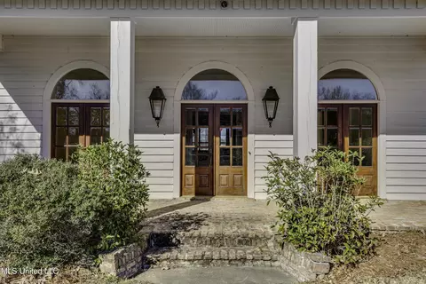 Exterior - 702 Tanglewood Dr, Madison, MS 39110 photo 2 of 25