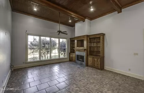 Living - 702 Tanglewood Dr, Madison, MS 39110 photo 6 of 14