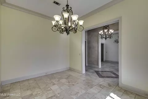 Dining - 702 Tanglewood Dr, Madison, MS 39110 photo 1 of 2