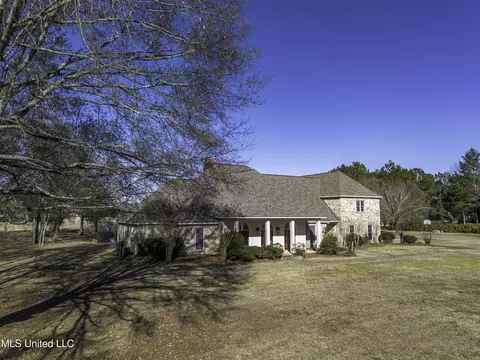 Exterior - 702 Tanglewood Dr, Madison, MS 39110 photo 8 of 25