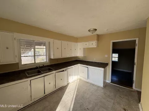 Other - 2862 Oak Forest Dr, Jackson, MS 39212 photo 1 of 3