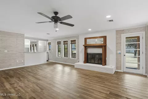 Living - 201 Greenfield Pl, Brandon, MS 39047 photo 3 of 6
