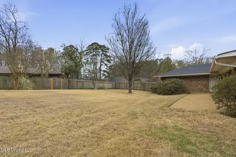 Exterior - 201 Greenfield Pl, Brandon, MS 39047 photo 6 of 8
