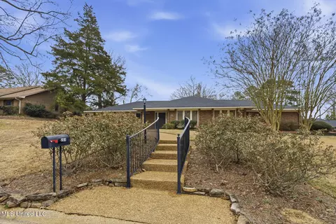 Exterior - 201 Greenfield Pl, Brandon, MS 39047 photo 3 of 8