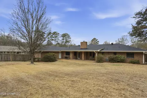 Exterior - 201 Greenfield Pl, Brandon, MS 39047 photo 2 of 8