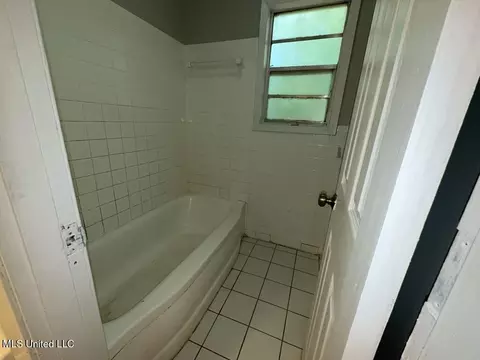 3114 Suncrest Dr, Jackson, MS 39212 photo 8
