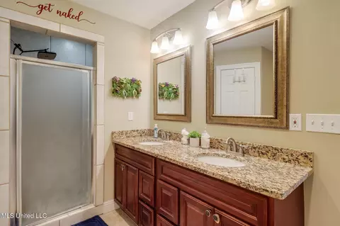 Bath - 1061 E Mchenry Rd, Perkinston, MS 39573 photo 2 of 3