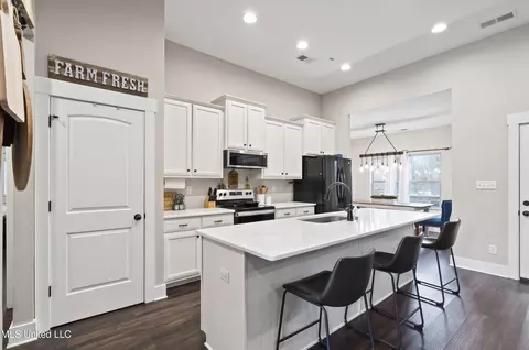 Kitchen - 1134 Sandy Betts Rd, Nesbit, MS 38651 photo 1 of 2