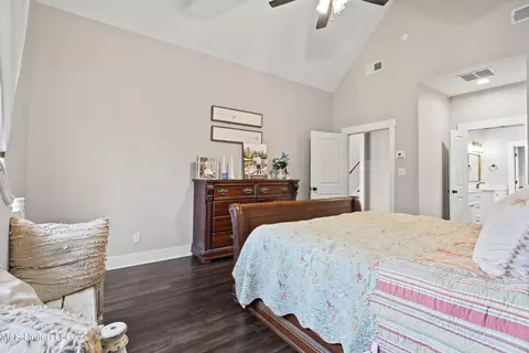Bedroom - 1134 Sandy Betts Rd, Nesbit, MS 38651 photo 2 of 6
